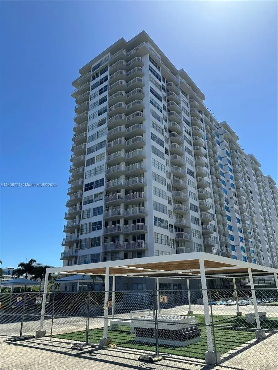 2 bedroom 2 bath Residential for sale at 18021 Biscayne Blvd # 901, Aventura FL 33160
