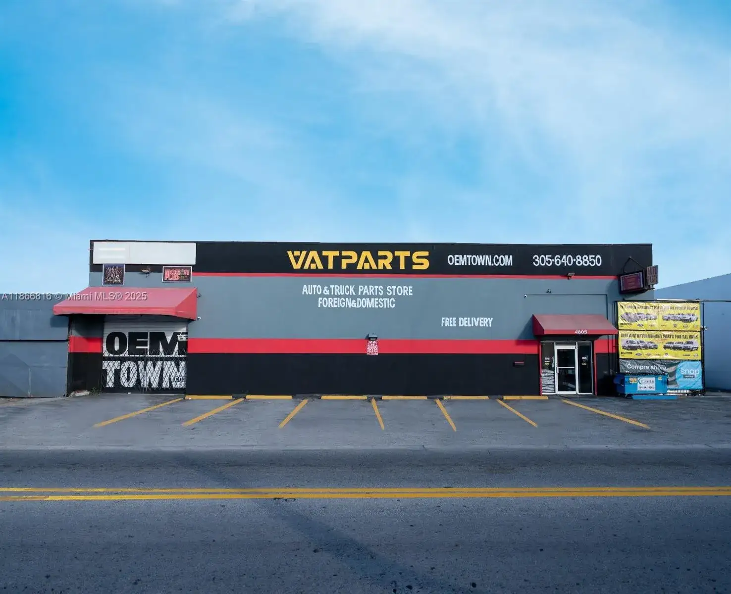Commercial Sale for sale at 4805 E 10th Ave, Hialeah FL 33013