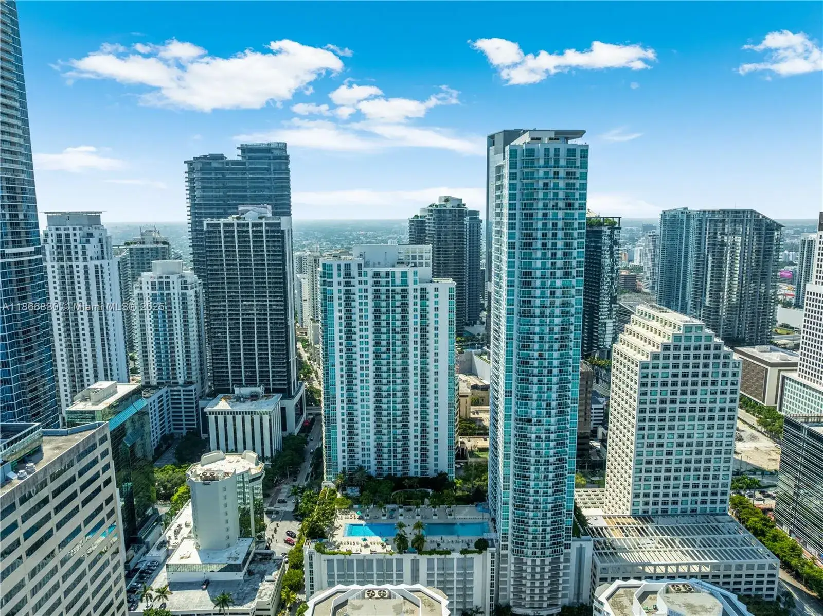 2 bedroom 2 bath Residential Lease for rent at 951 Brickell Ave, Miami FL 33131