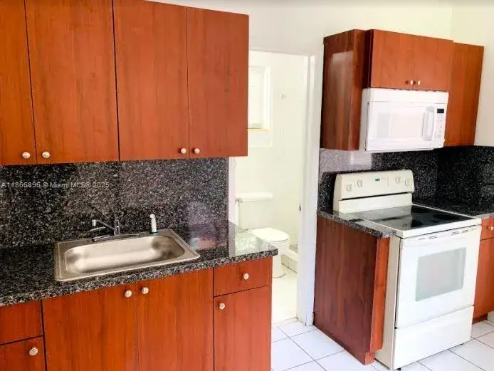 1 bedroom 1 bath Residential Lease for rent at 774 NE 86th St # 2, Miami FL 33138