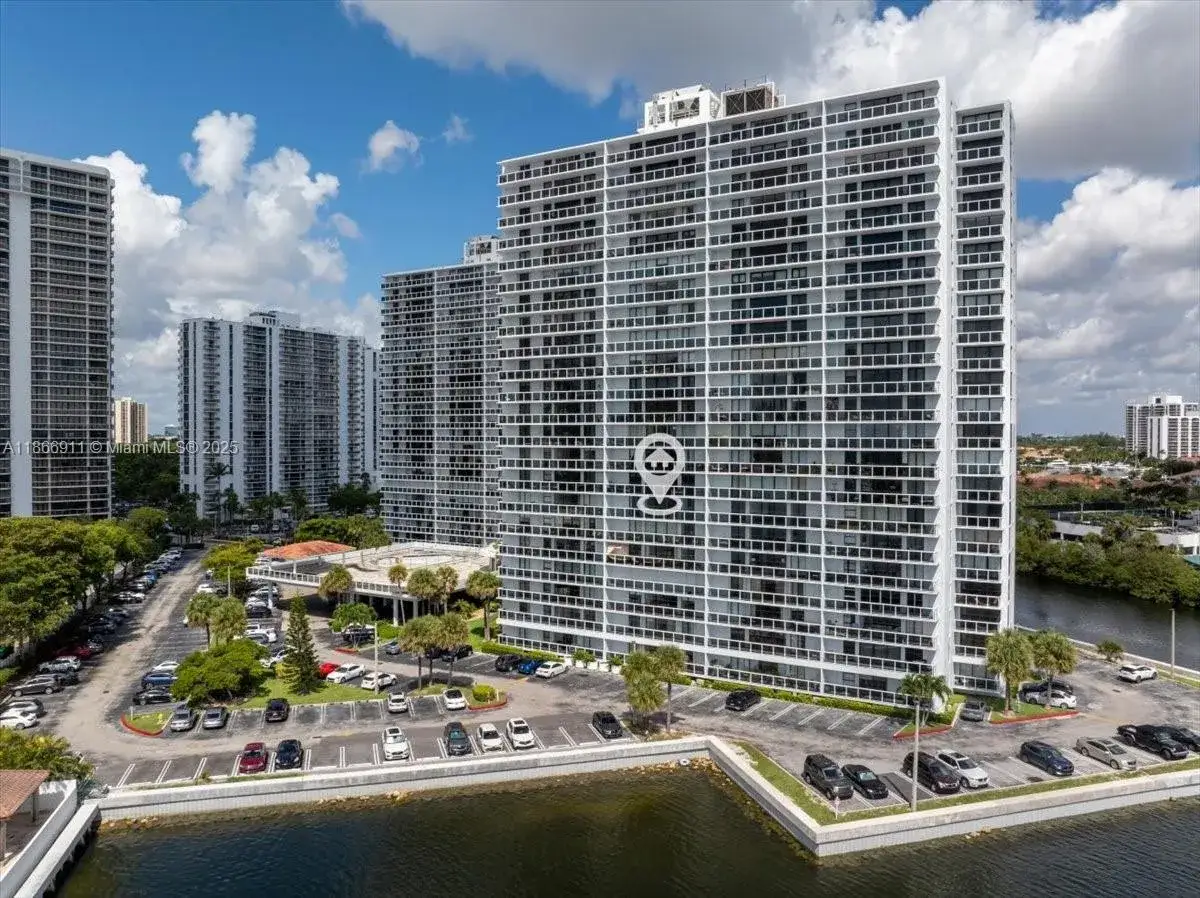 2 bedroom 2 bath Residential for sale at 20515 E Country Club Dr # 746, Aventura FL 33180