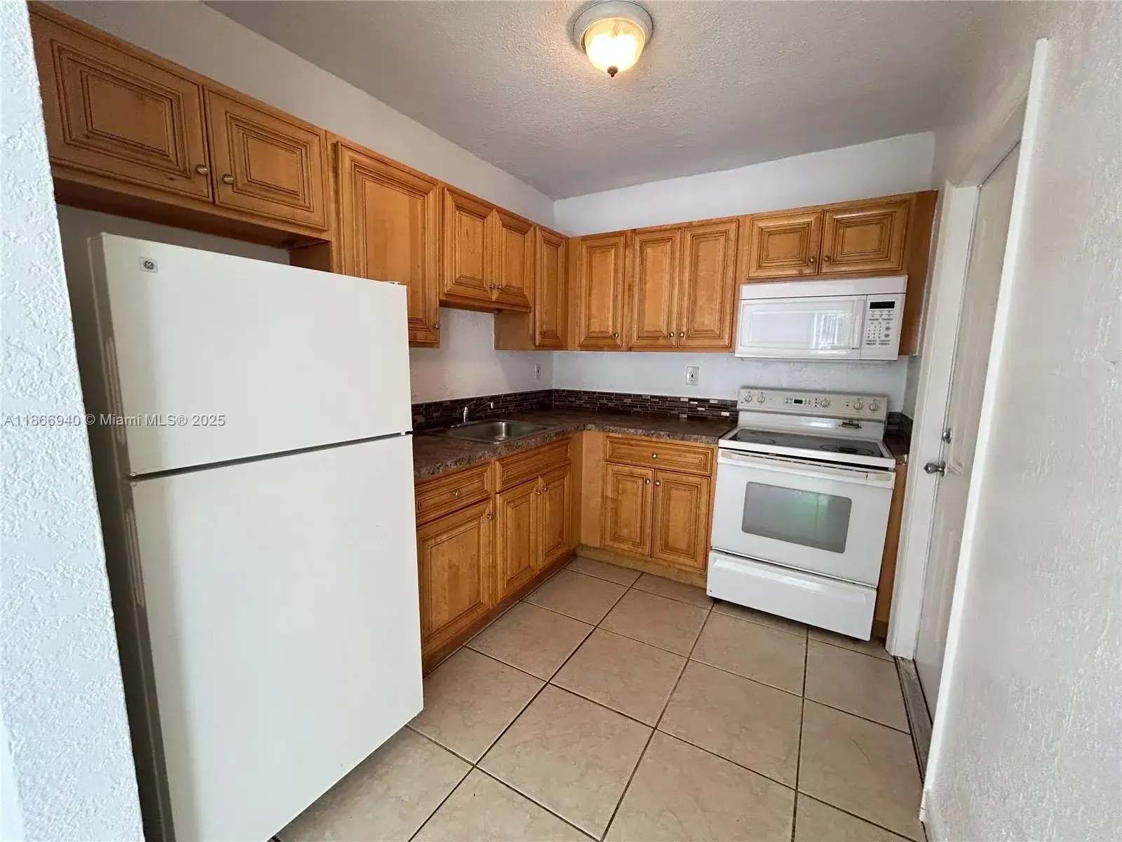 2 bedroom 1 bath Residential Lease for rent at 8287 NE Miami Ct # 101, Miami FL 33138