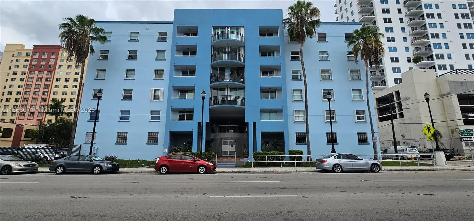 2 bedroom 1 bath Residential for sale at 501 SW 1st St # 507, Miami FL 33130