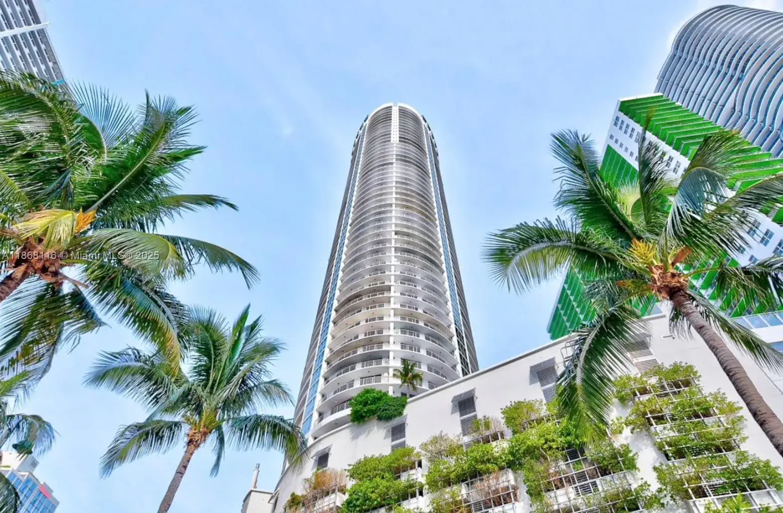 1 bedroom 1 bath Residential for sale at 1750 N Bayshore Dr # 2804, Miami FL 33132