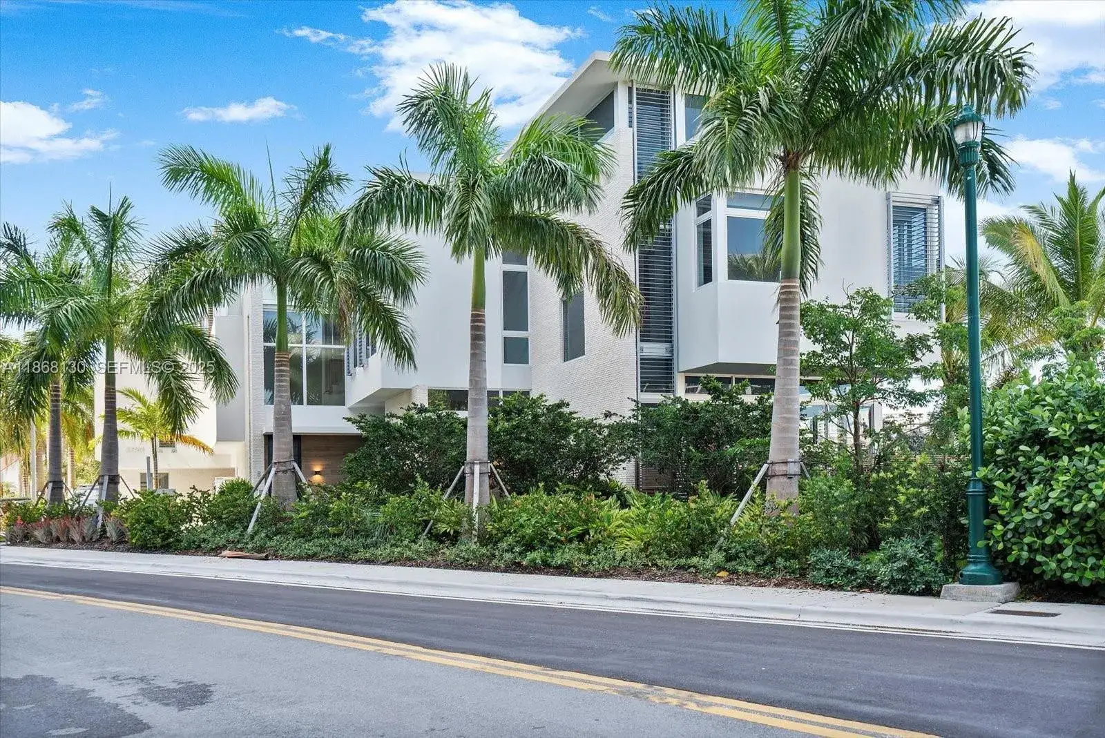 5 bedroom 5 bath Residential for sale at 3750 Yacht Club Dr, Aventura FL 33180