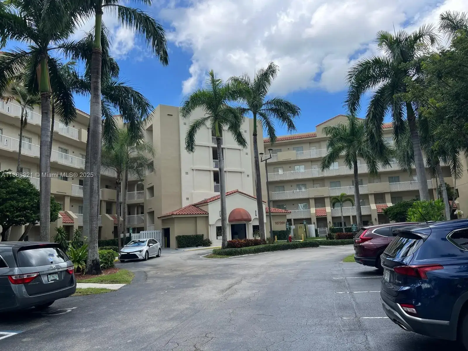 3 bedroom 2 bath Residential for sale at 10720 NW 66th St # 206, Doral FL 33178