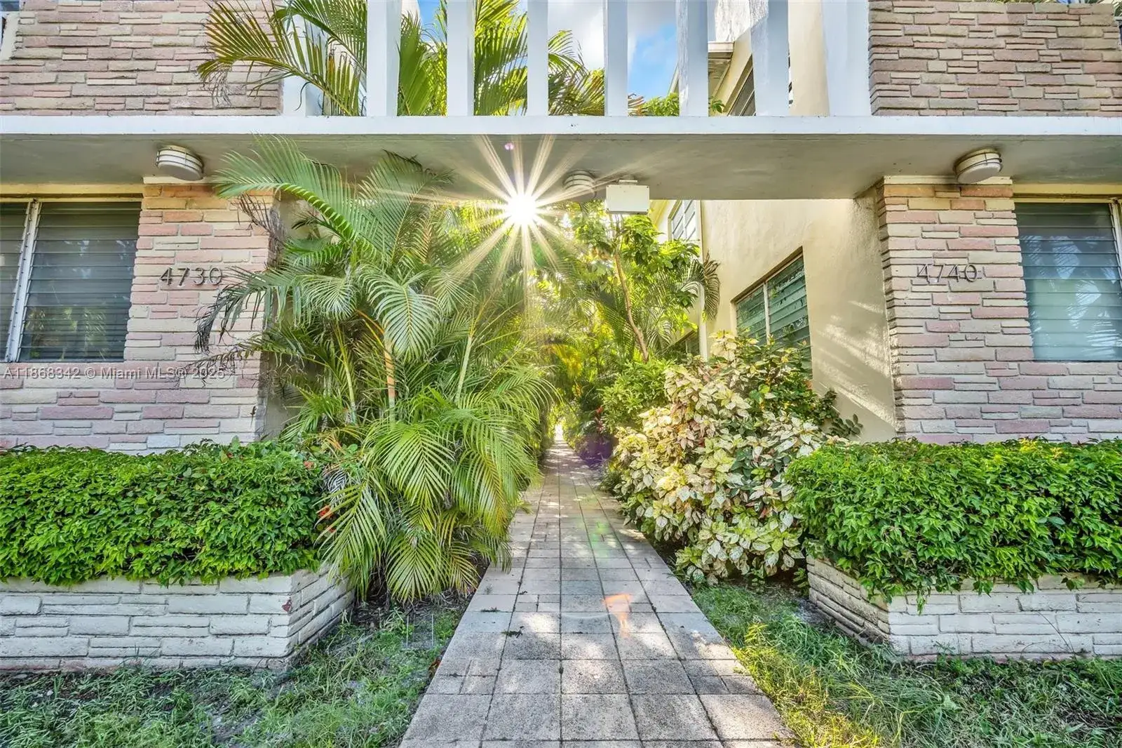 1 bedroom 1 bath Residential Lease for rent at 4740 Pine Tree Dr # 20, Miami Beach FL 33140
