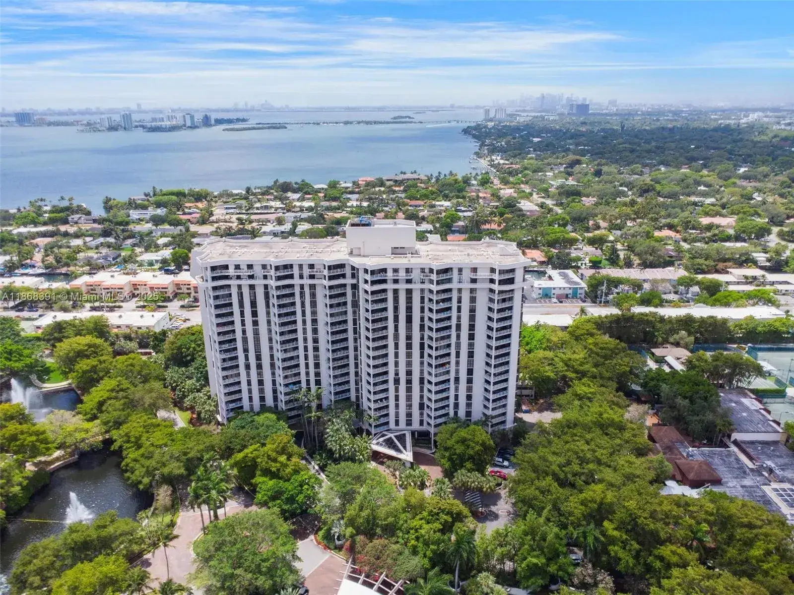 2 bedroom 2 bath Residential for sale at 2000 Towerside Ter, Miami FL 33138