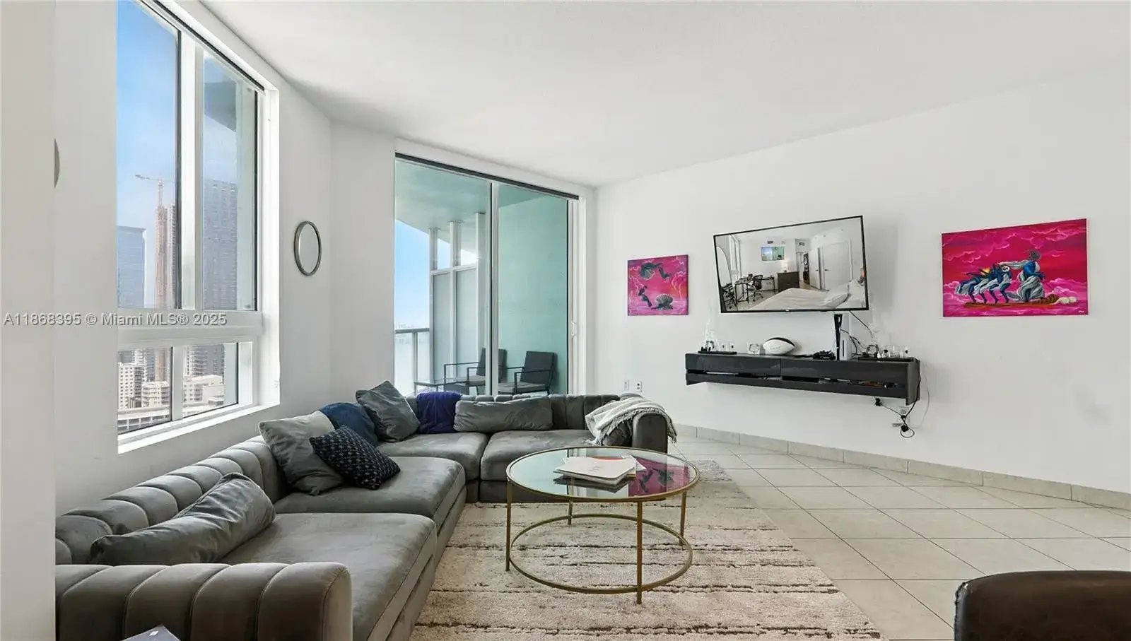 1 bedroom 1 bath Residential for sale at 1900 N Bayshore Dr # 2810, Miami FL 33132
