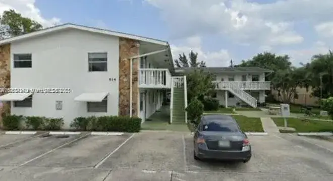 2 bedroom 1 bath Residential for sale at 514 S C St # 4, Lake Worth FL 33460