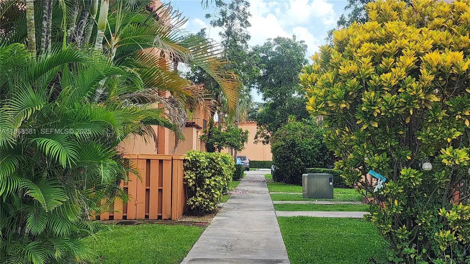 2 bedroom 1 bath Residential Lease for rent at 7231 Miami Lakes Dr # C20, Miami Lakes FL 33014