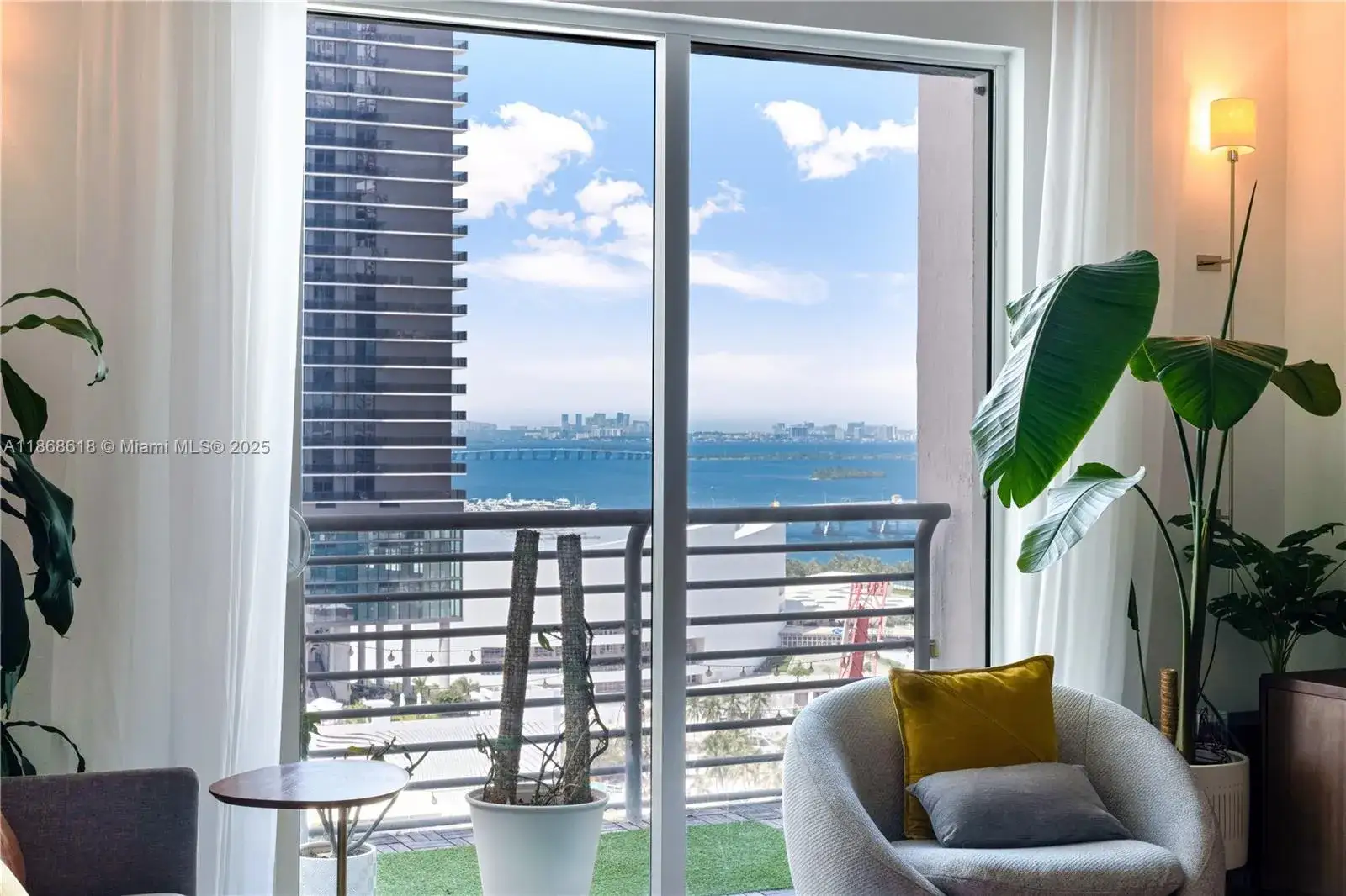 1 bedroom 1 bath Residential for sale at 234 NE 3rd St, Miami FL 33132