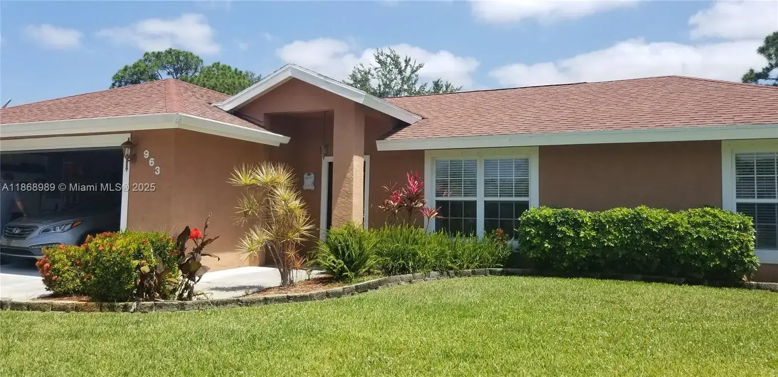 3 bedroom 2 bath Residential for sale at 963 SE Atlantus Ave, Port St. Lucie FL 34983