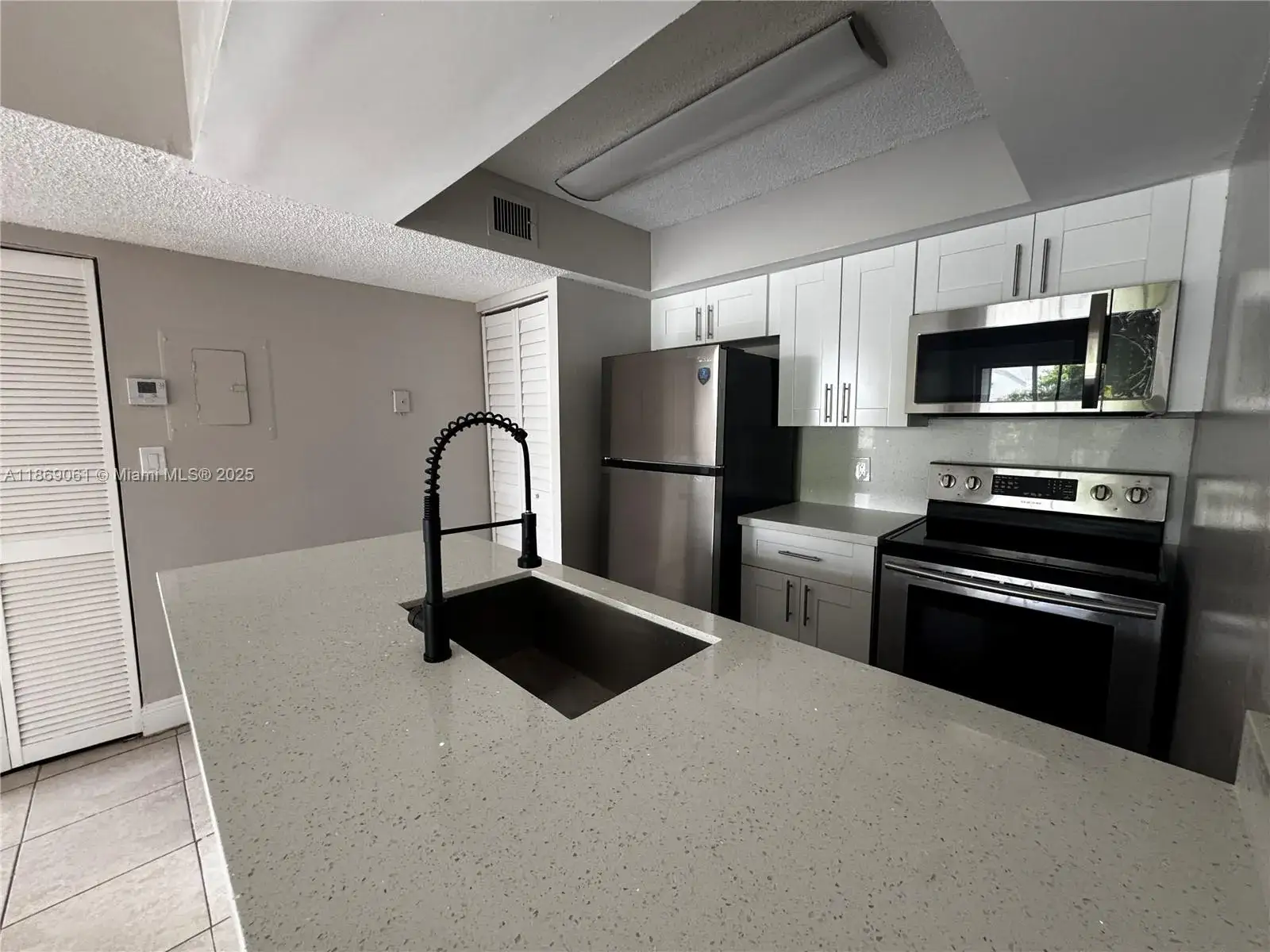 1 bedroom 1 bath Residential Lease for rent at 5780 Rock Island Rd # 375, Tamarac FL 33319