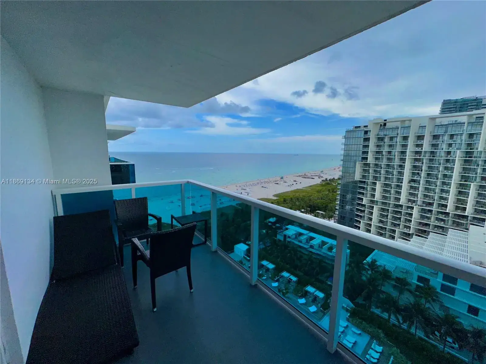 2 bedroom 2 bath Residential Lease for rent at 2301 Collins Ave, Miami Beach FL 33139