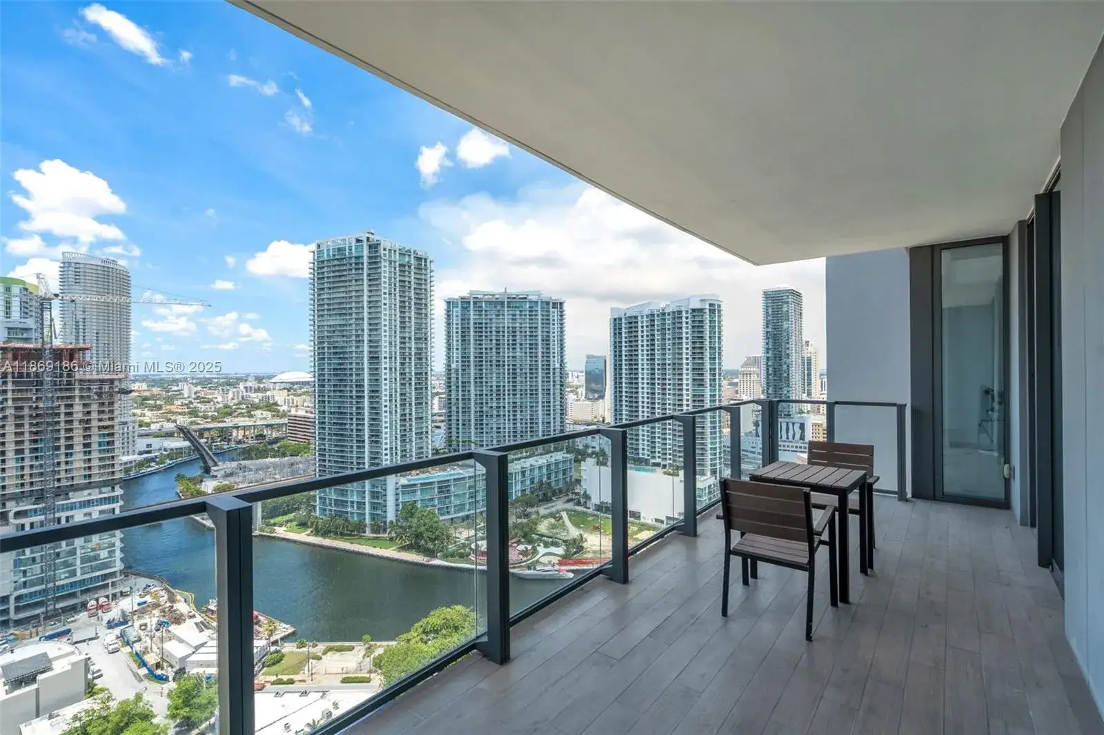 2 bedroom 2 bath Residential for sale at 68 SE 6th St # 2410, Miami FL 33131