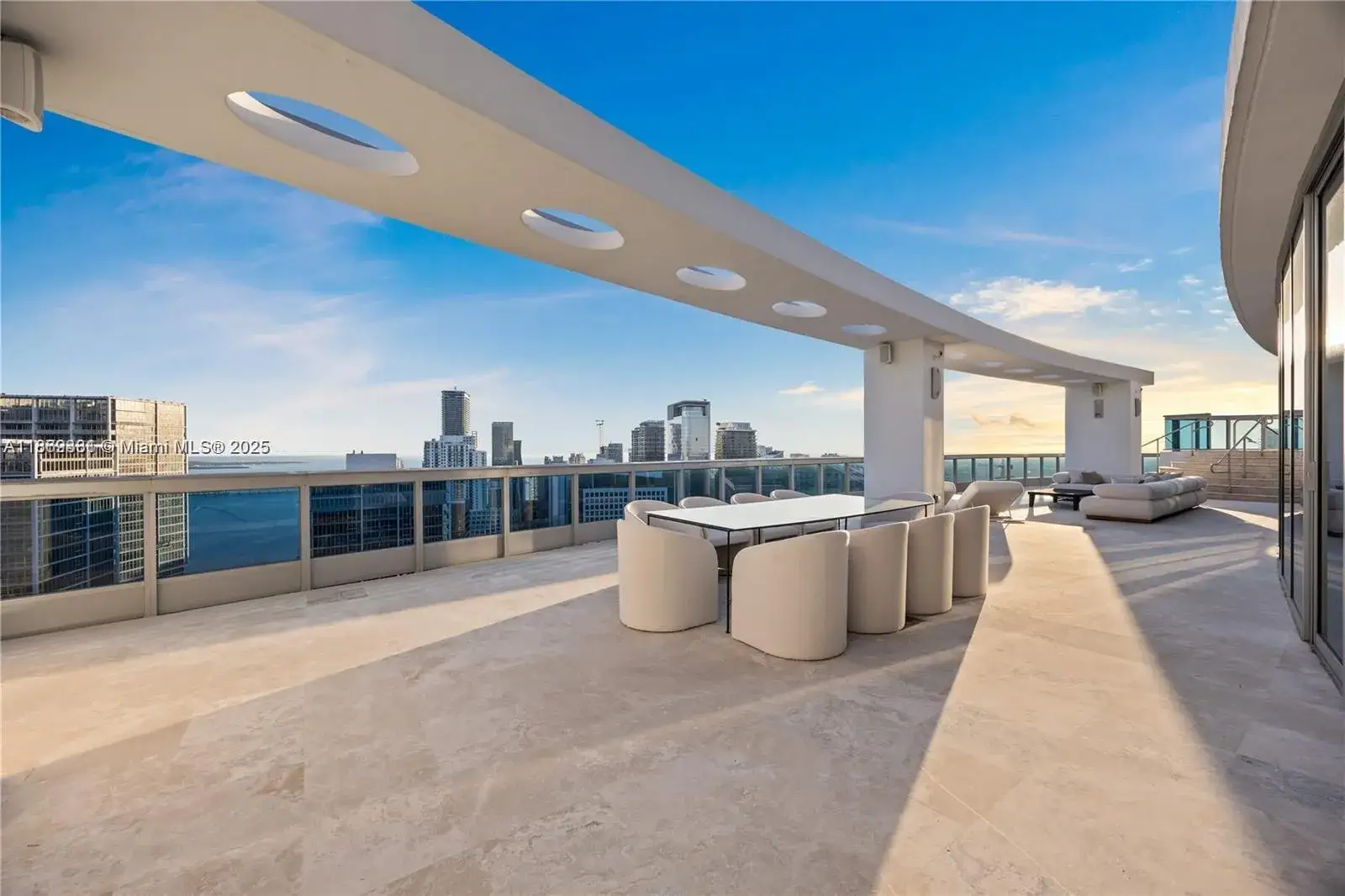 3 bedroom 5 bath Residential Lease for rent at 200 Biscayne Boulevard Way, Miami FL 33131