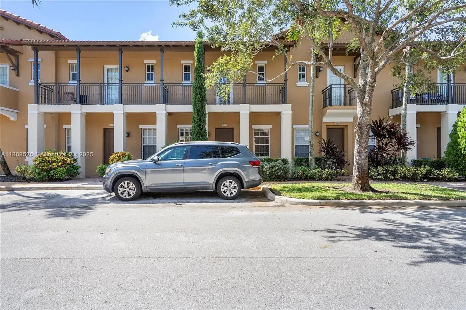 2 bedroom 2 bath Residential for sale at 14614 SW 6th St # 11, Pembroke Pines FL 33027