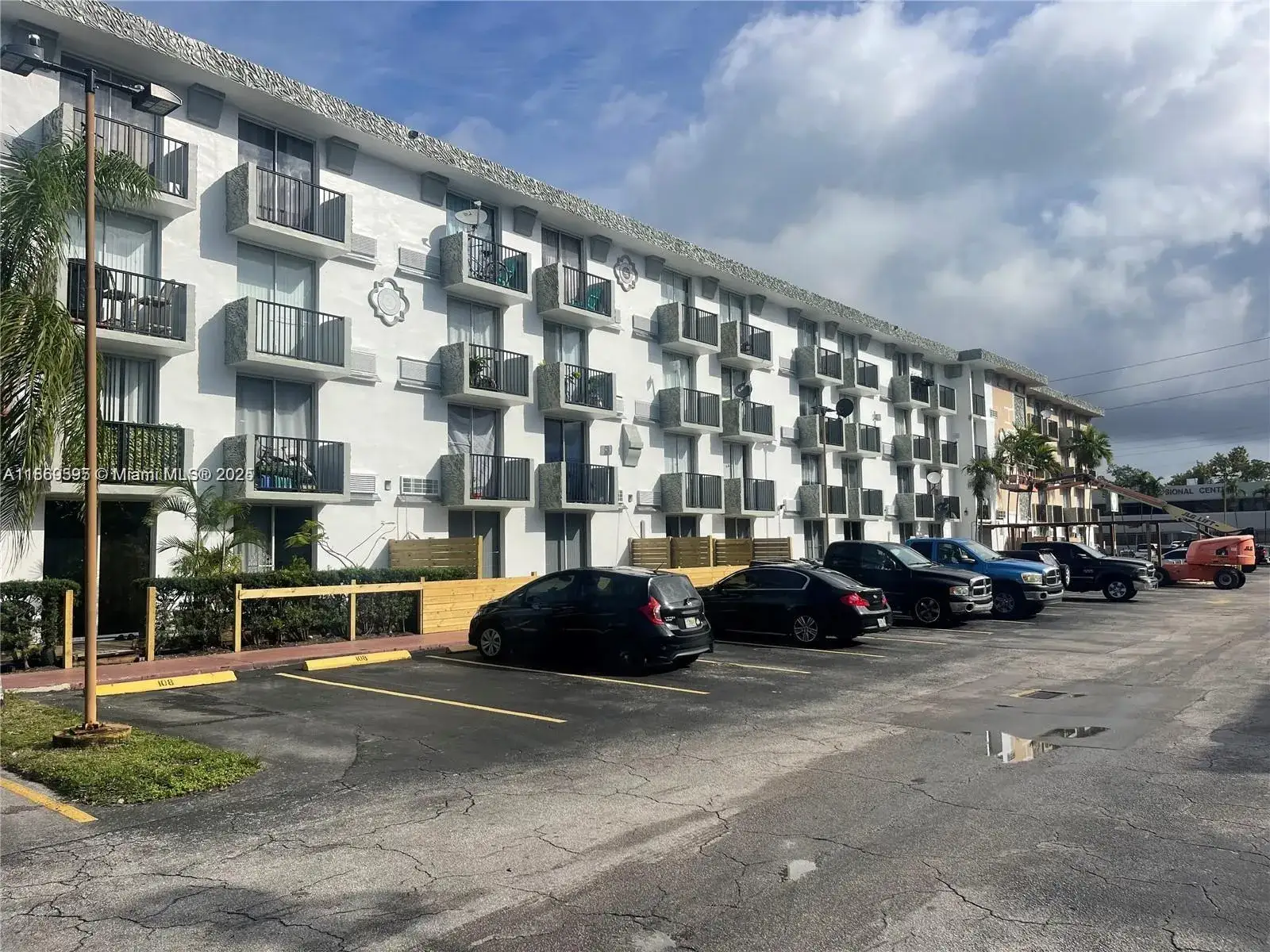 2 bedroom 2 bath Residential for sale at 16450 NW 2nd Ave # 109, Miami FL 33169