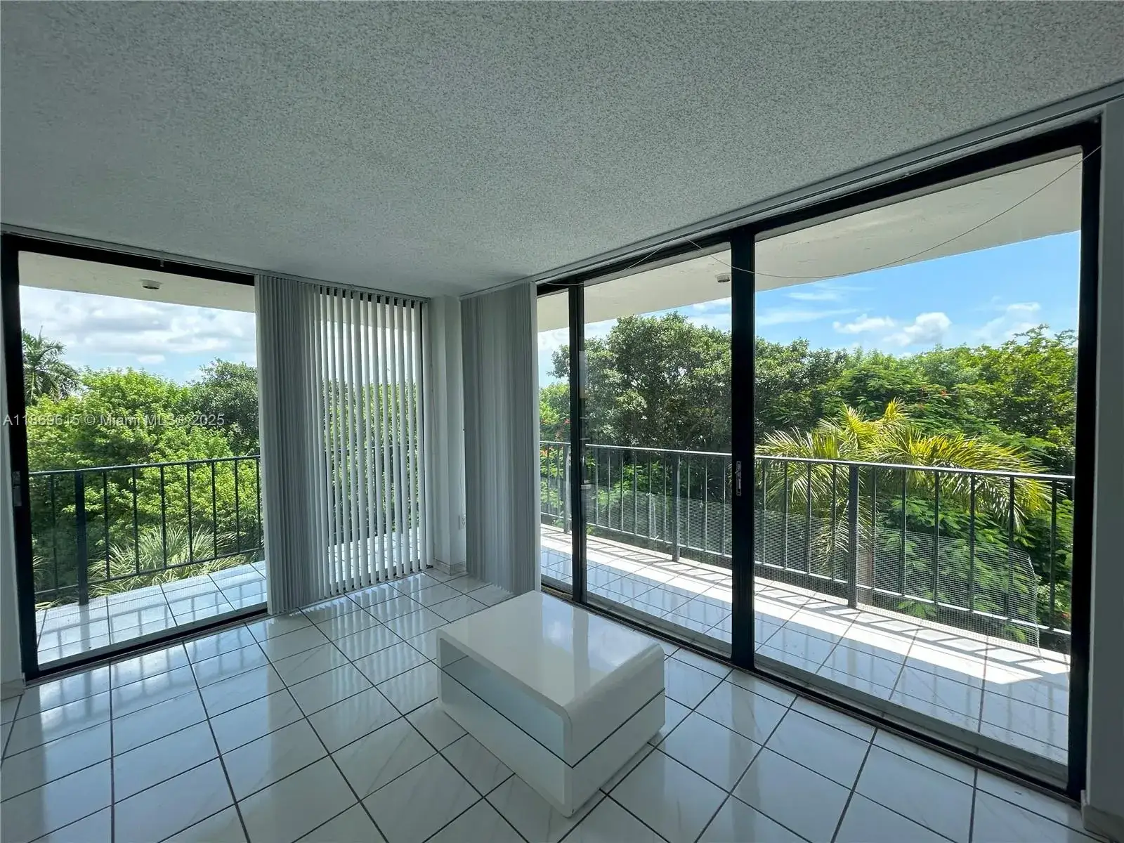 2 bedroom 2 bath Residential for sale at 9682 Fontainebleau Blvd # 410, Miami FL 33172