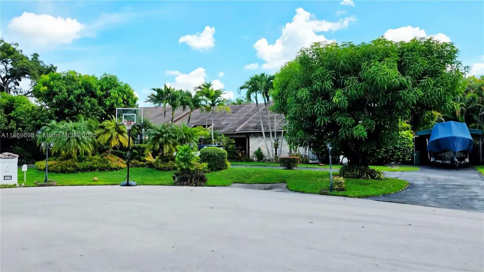 5 bedroom 4 bath Residential Lease for rent at 15305 SW 74th Ct, Palmetto Bay FL 33157
