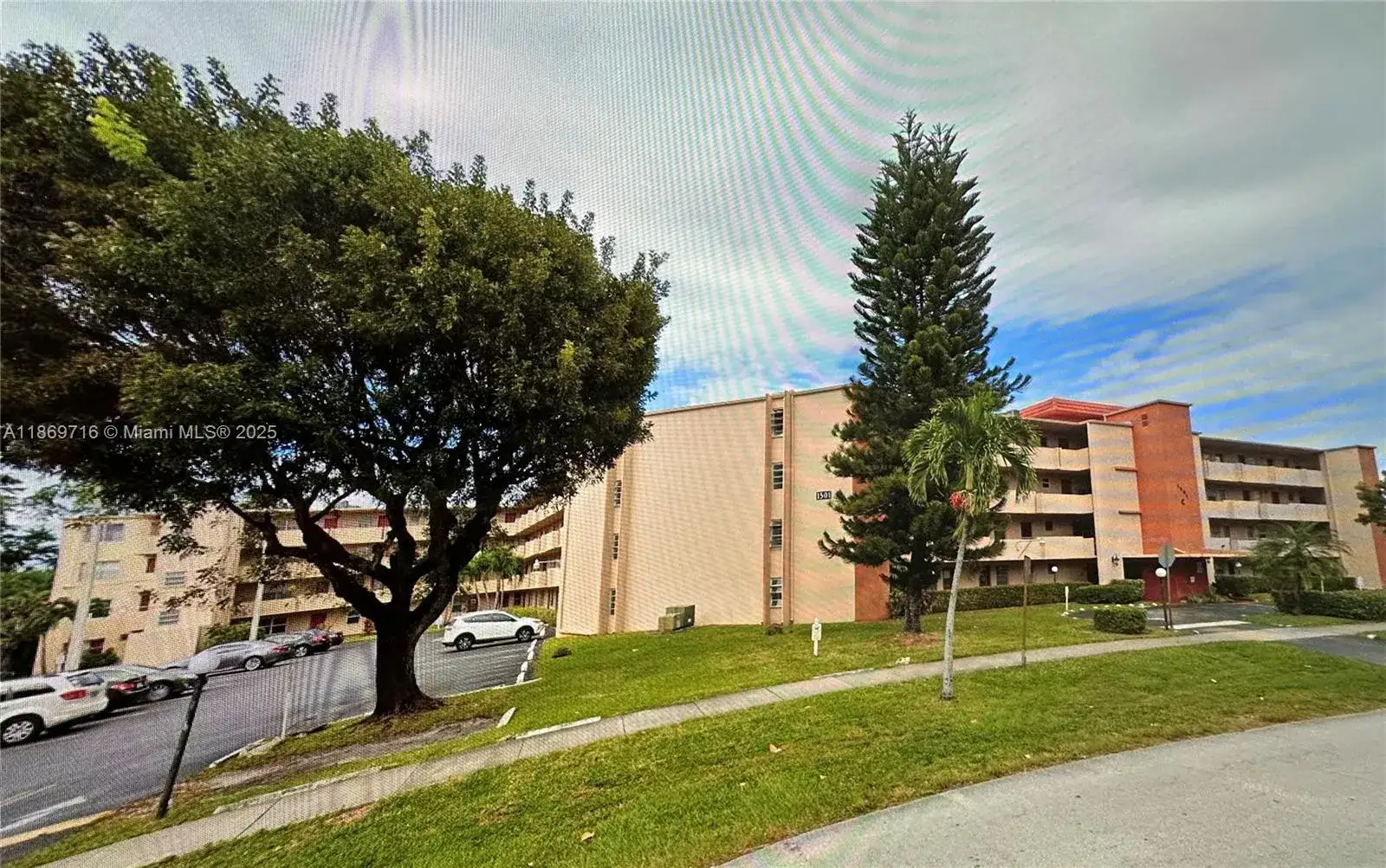 1 bedroom 1 bath Residential for sale at 1501 NE 191st St # C108, Miami FL 33179