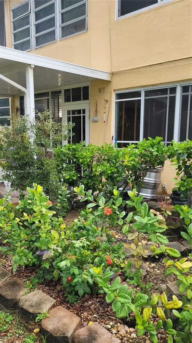 2 bedroom 2 bath Residential for sale at 135 NE 202nd Ter # N7, Miami Gardens FL 33179