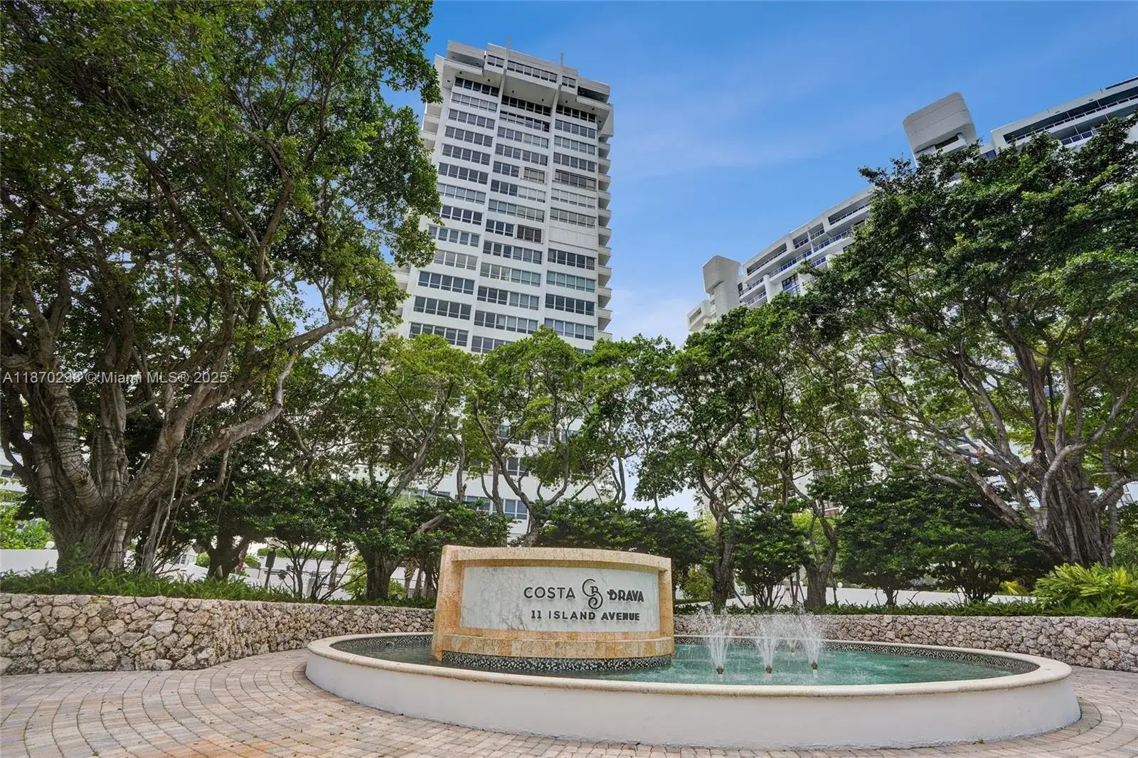 2 bedroom 2 bath Residential for sale at 11 Island Ave, Miami Beach FL 33139