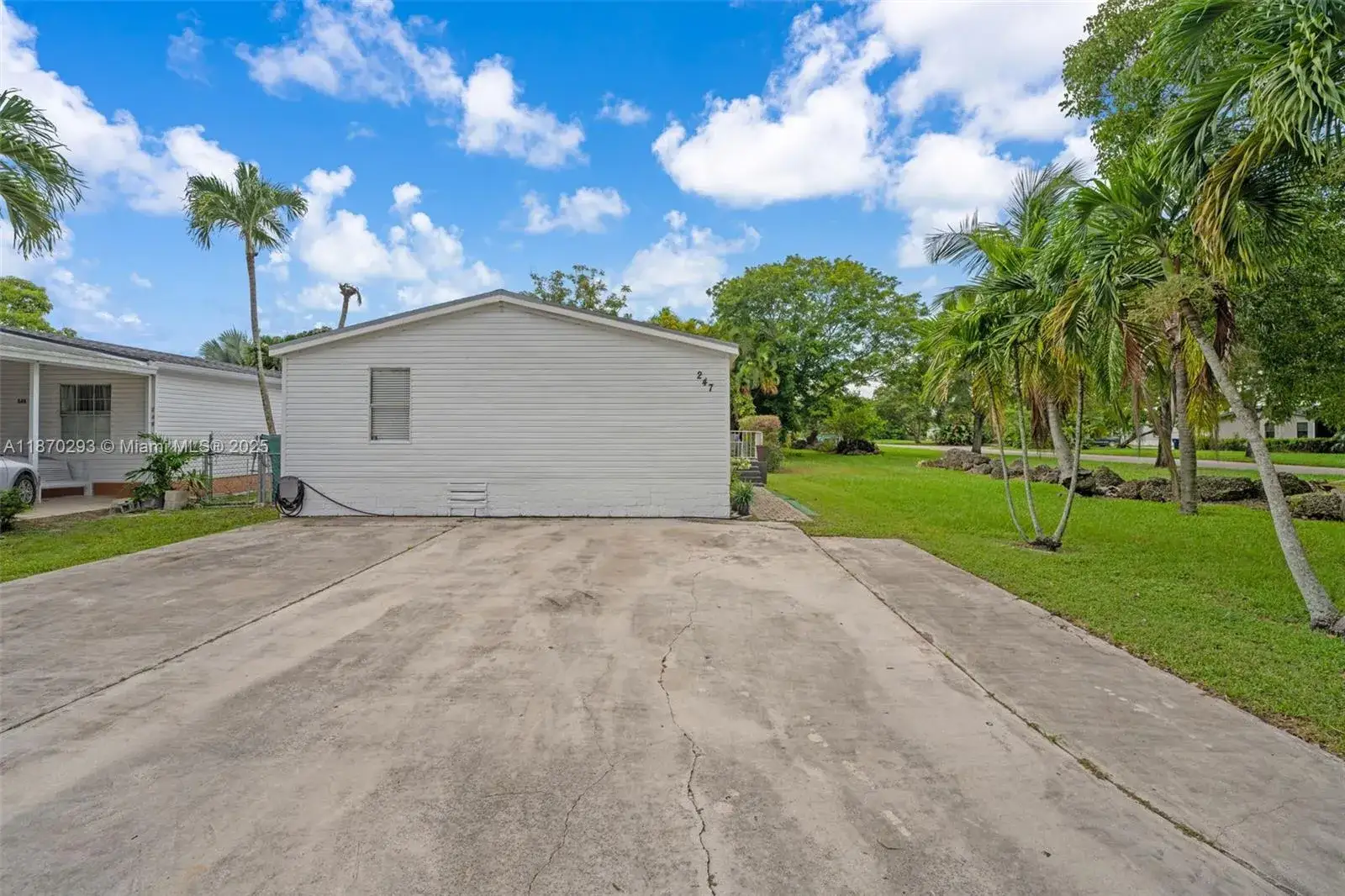 3 bedroom 2 bath Residential for sale at 19800 SW 180 ave # 247, Miami FL 33187