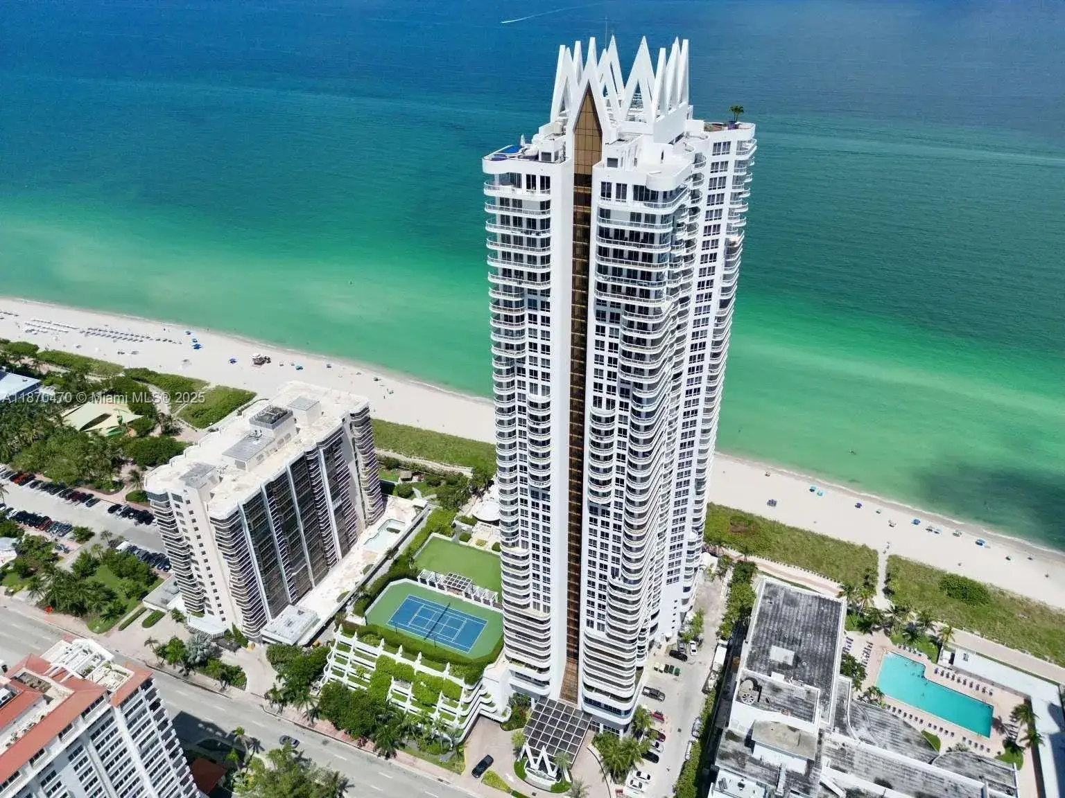 1 bedroom 2 bath Residential Lease for rent at 6365 Collins Ave # 3811, Miami Beach FL 33141