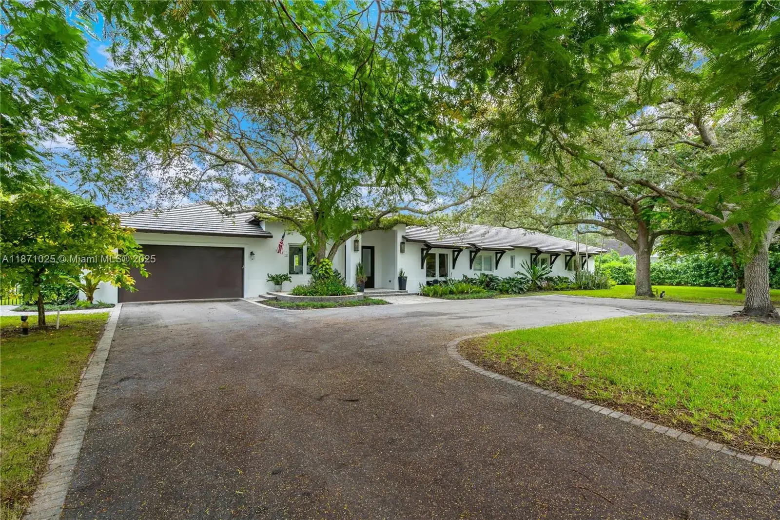 5 bedroom 3 bath Residential for sale at 11835 SW 91st Ave, Miami FL 33176