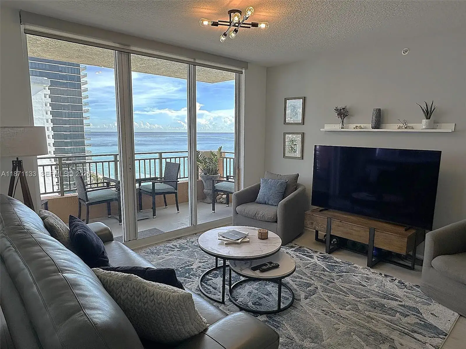 1 bedroom 1 bath Residential Lease for rent at 2080 S Ocean Dr, Hallandale Beach FL 33009