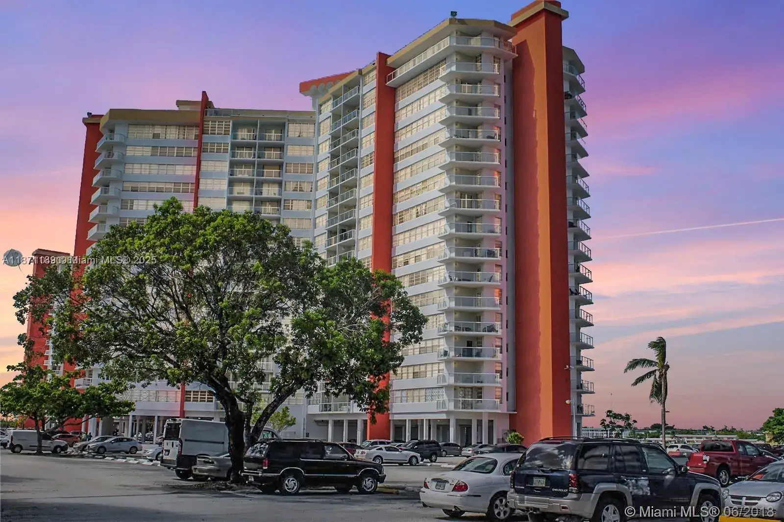1 bedroom 1 bath Residential for sale at 1351 NE Miami Gardens Dr # 511E, Miami FL 33179