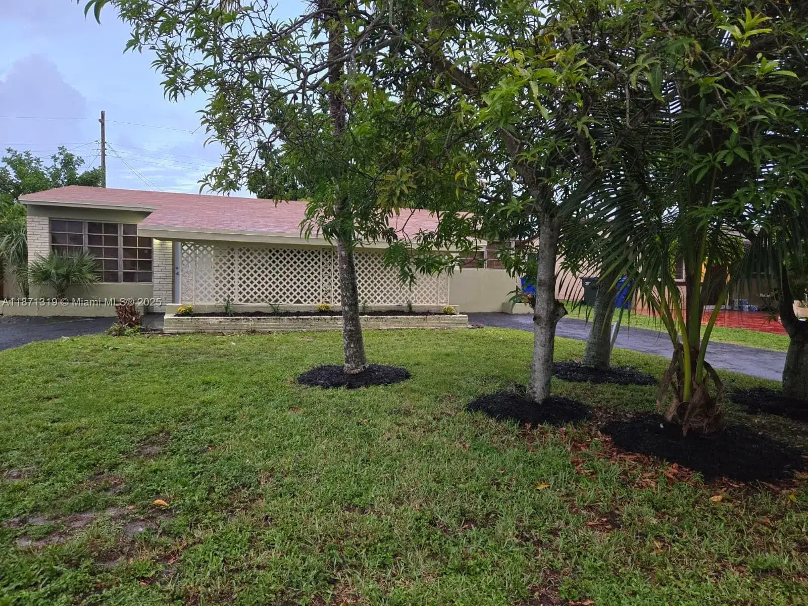 3 bedroom 2 bath Residential for sale at 6751 Meade St, Hollywood FL 33024