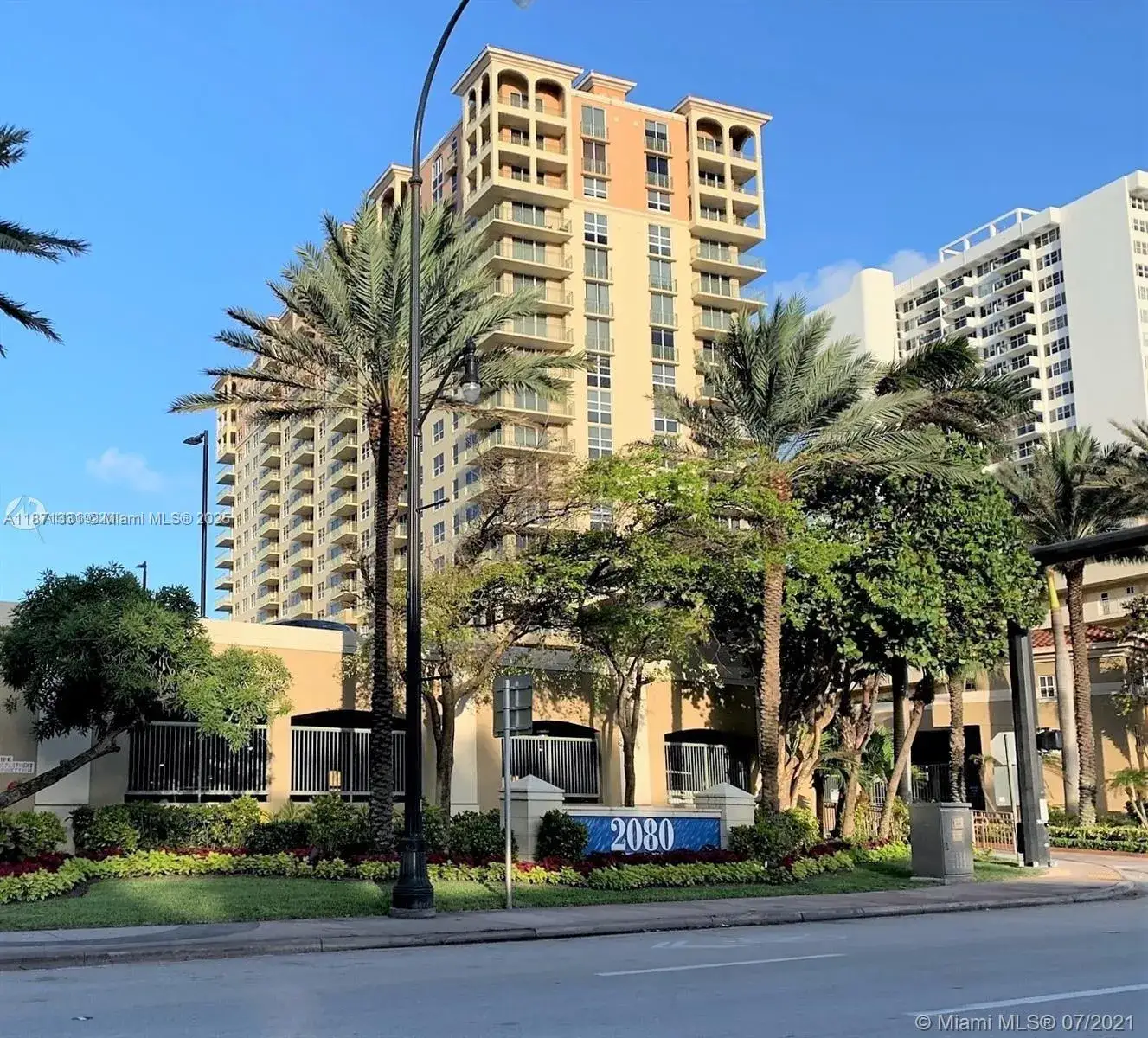 2 bedroom 2 bath Residential Lease for rent at 2080 S Ocean Dr # 604, Hallandale Beach FL 33009