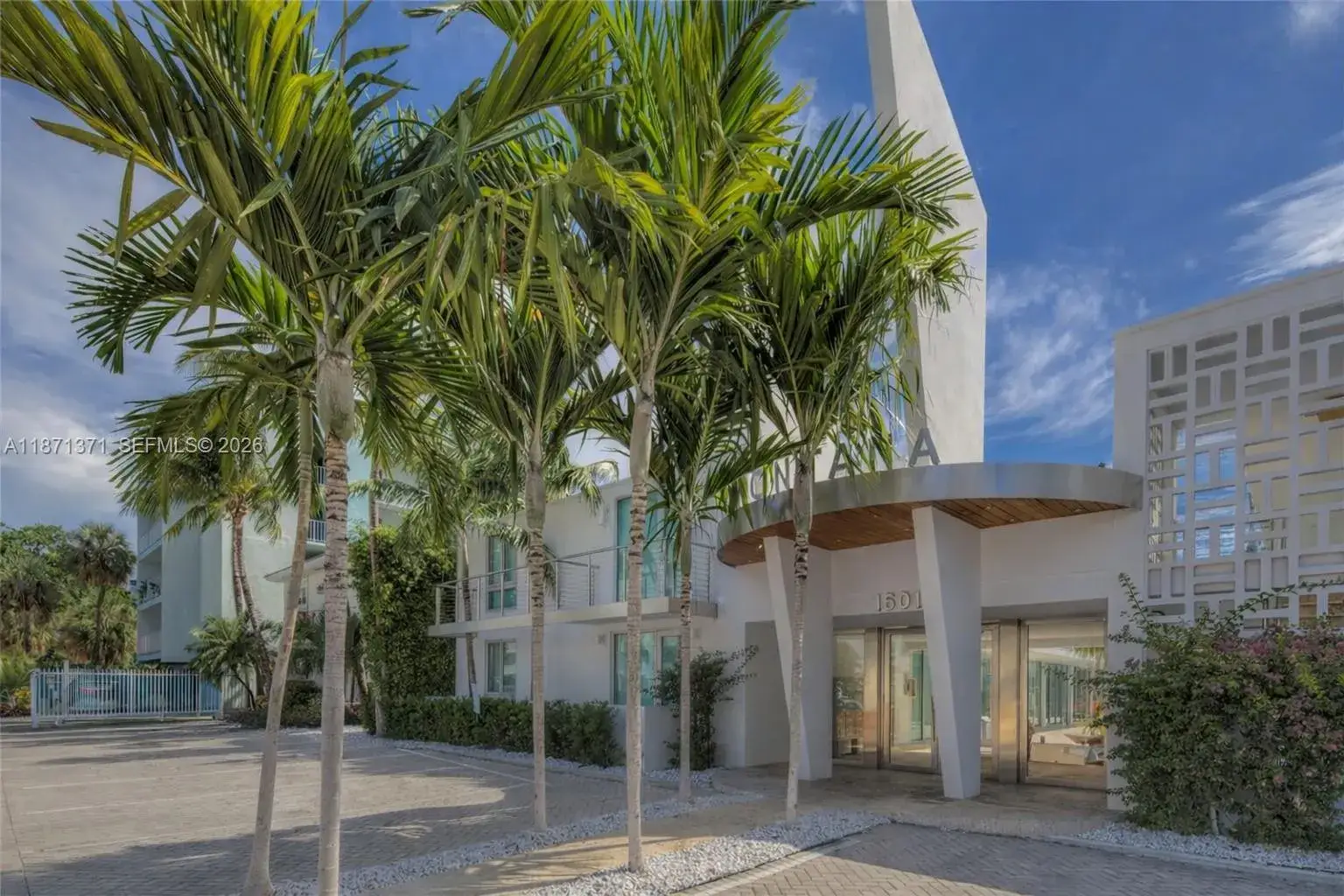 1 bedroom 1 bath Residential for sale at 1601 West Ave # 210, Miami Beach FL 33139