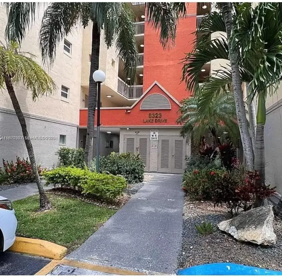 1 bedroom 1 bath Residential Lease for rent at 8323 NW LAKE DR. # 404, Doral FL 33166