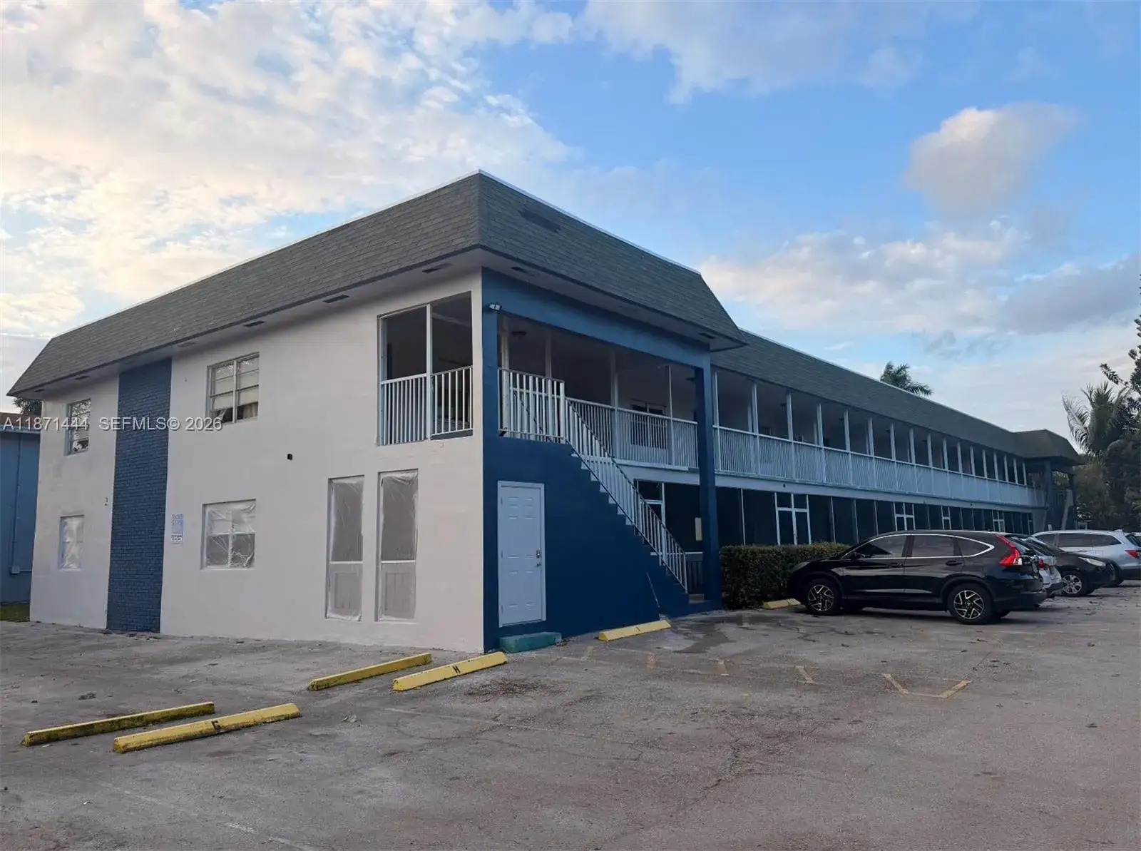 2 bedroom 1 bath Residential for sale at 2905 Pierce St # 17, Hollywood FL 33020
