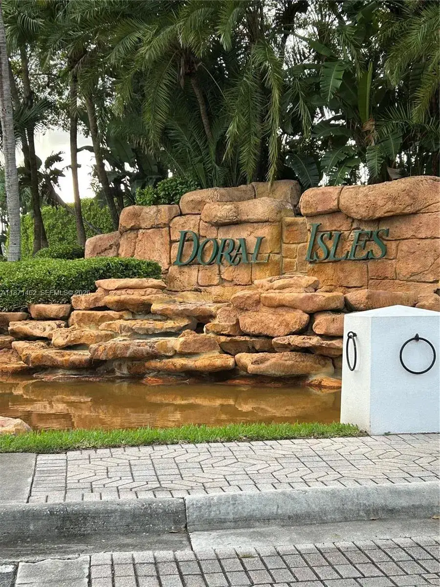 4 bedroom 2 bath Residential Lease for rent at 11186 NW 73rd Ter, Doral FL 33178