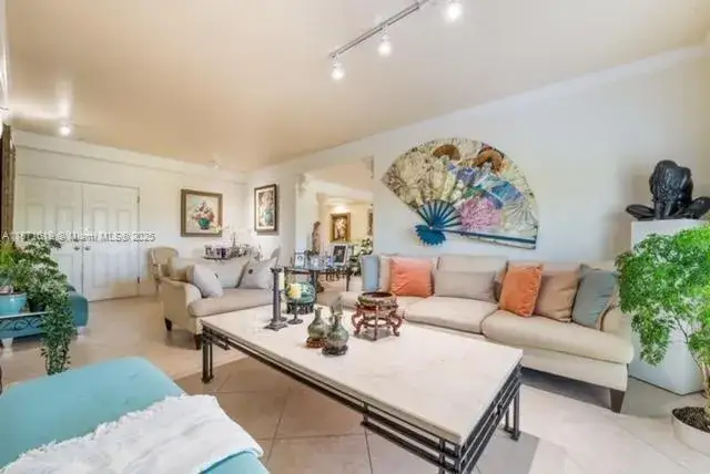 3 bedroom 4 bath Residential for sale at 1400 Salzedo St # 305, Coral Gables FL 33134