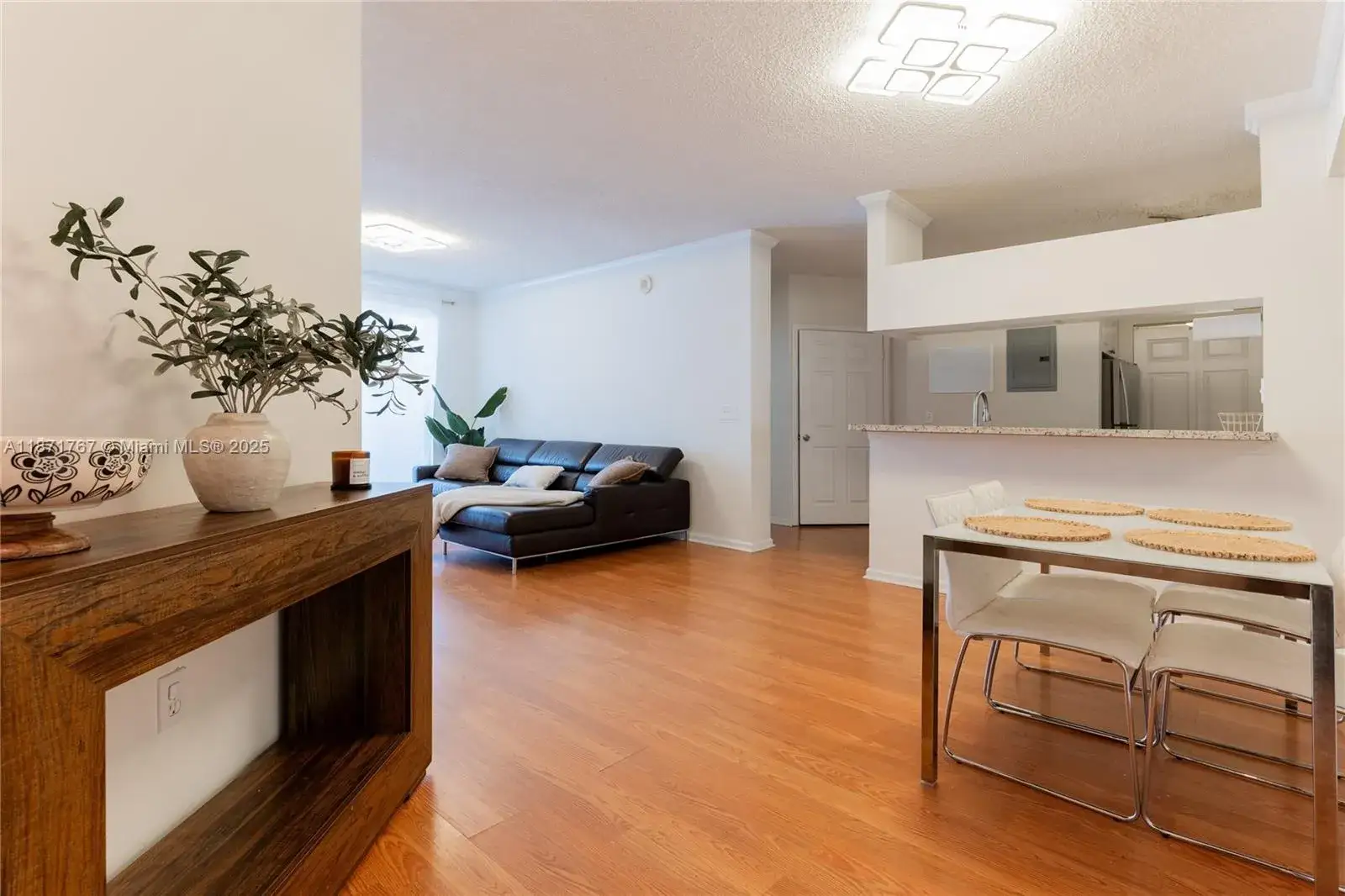 2 bedroom 2 bath Residential for sale at 17100 N Bay Rd, Sunny Isles Beach FL 33160