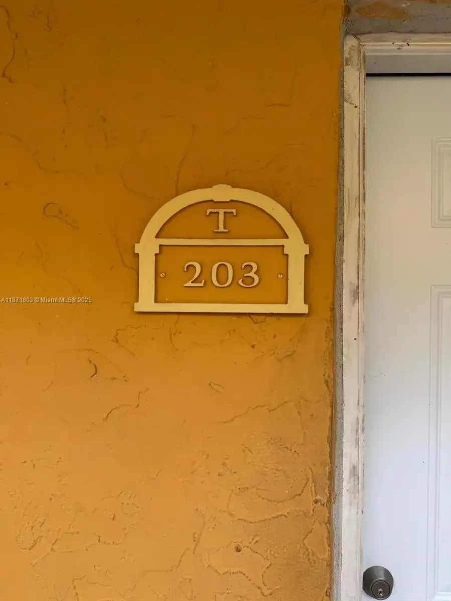 2 bedroom 2 bath Residential for sale at 17901 NW 68th Ave # T203, Hialeah FL 33015