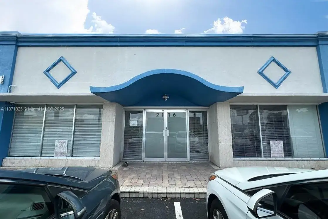 Commercial Sale for sale at 2116 N Dixie Hwy, Hollywood FL 33020