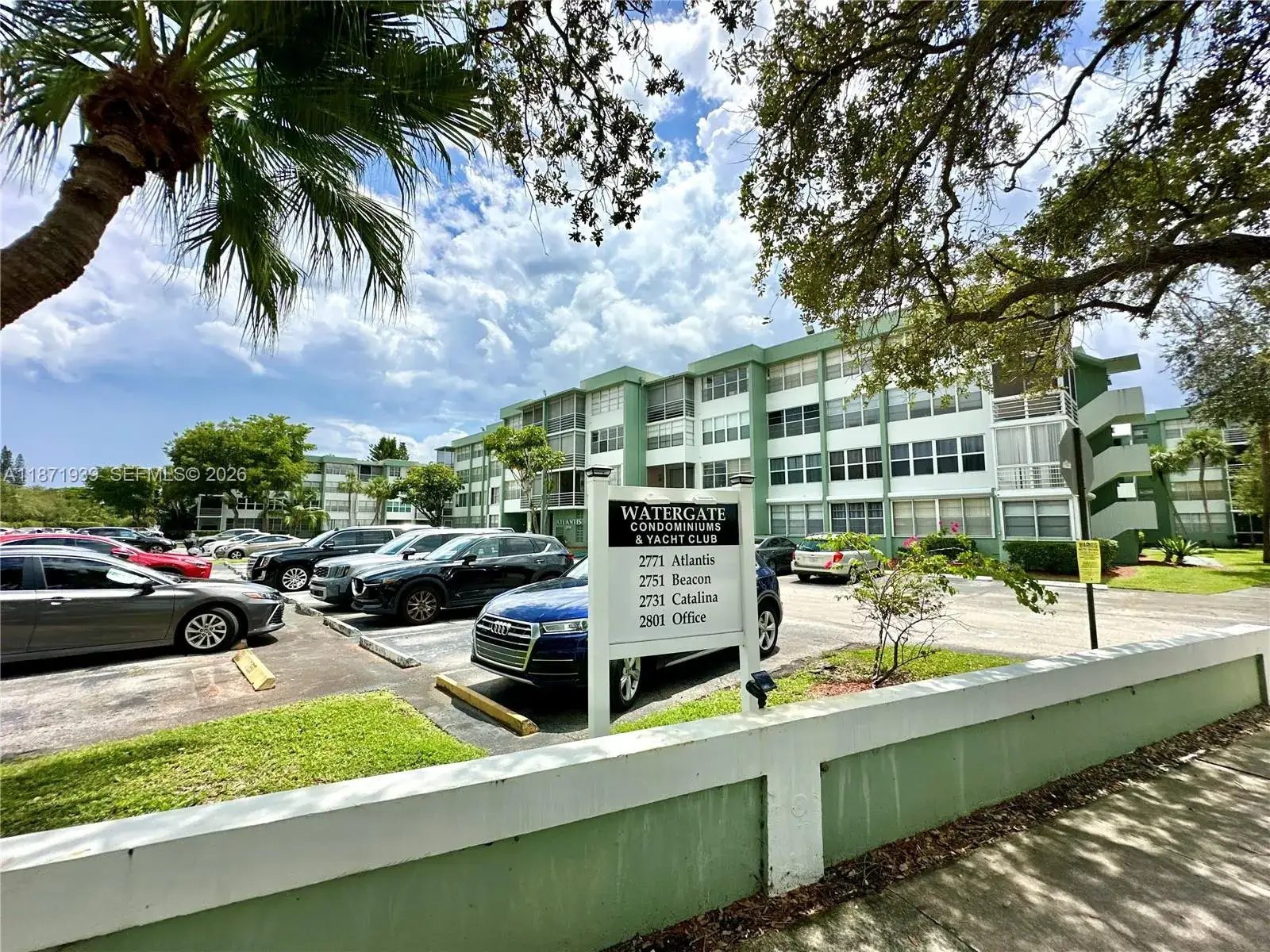 1 bedroom 1 bath Residential for sale at 2771 Taft St # 302, Hollywood FL 33020