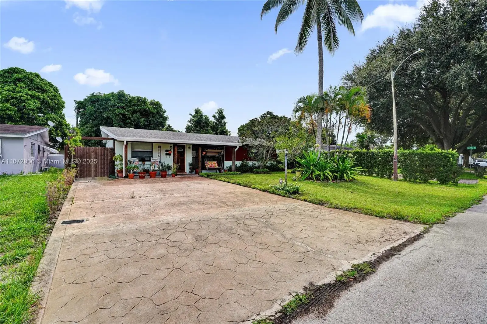 3 bedroom 2 bath Residential for sale at 2021 N 56th Way, Hollywood FL 33021
