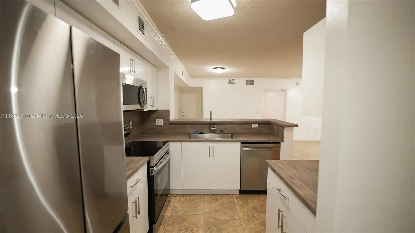 3 bedroom 2 bath Residential Lease for rent at 2123 Renaissance Blvd # 105, Miramar FL 33025