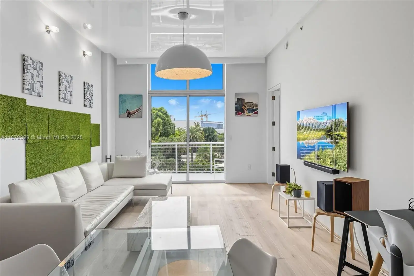 1 bedroom 1 bath Residential for sale at 2001 Meridian Ave # 518, Miami Beach FL 33139