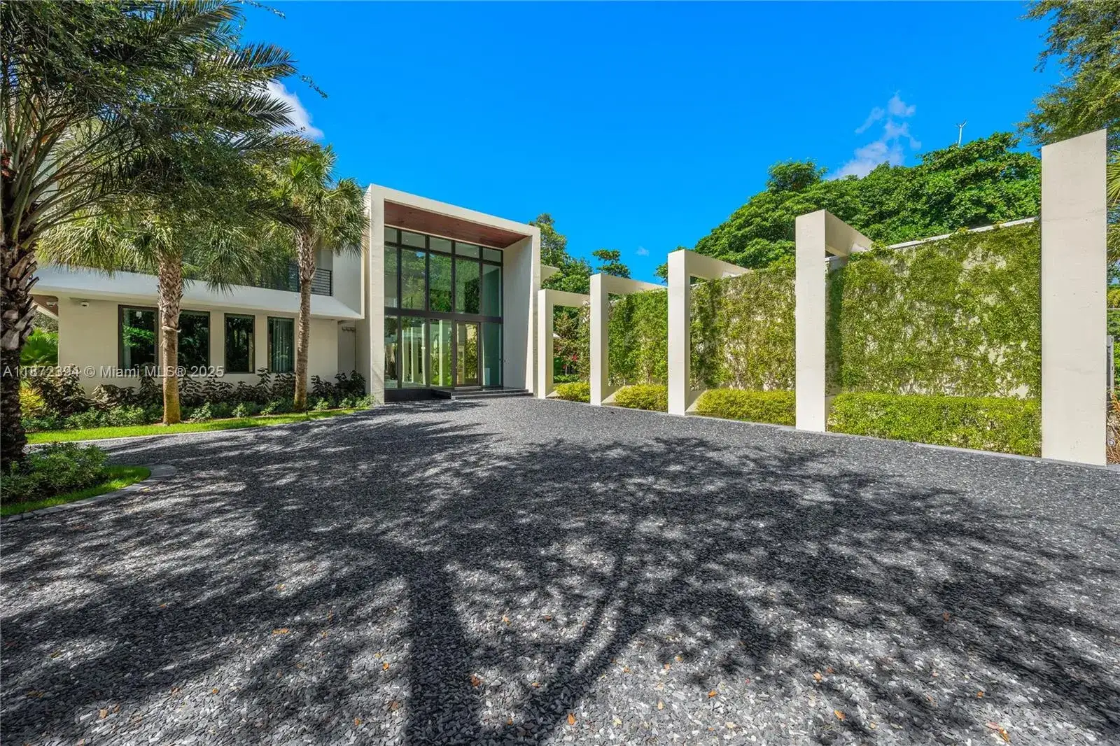 7 bedroom 7 bath Residential for sale at 9440 Old Cutler Ln, Coral Gables FL 33156
