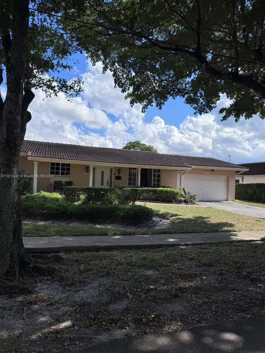 4 bedroom 2 bath Residential Lease for rent at 1230 NW 74th Ave # 1230, Plantation FL 33313