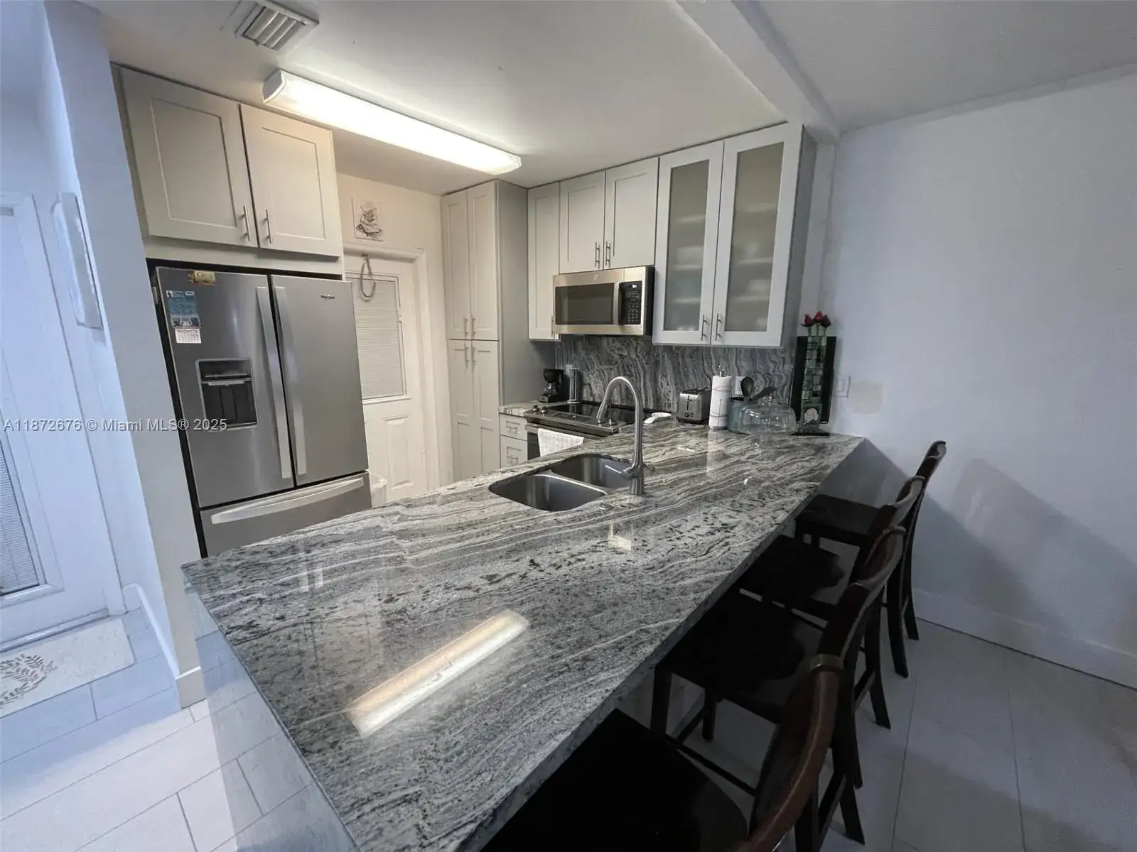 2 bedroom 2 bath Residential Lease for rent at 5103 NW 35th St # 402, Lauderdale Lakes FL 33319